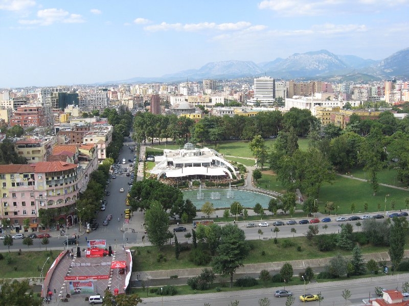 Bashkia Tirane, 13 projekte shtese per rikonstruksione rrugesh dhe shkollash
